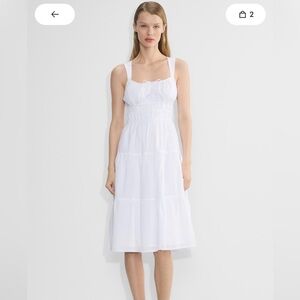 Elegant White Sleeveless Dress